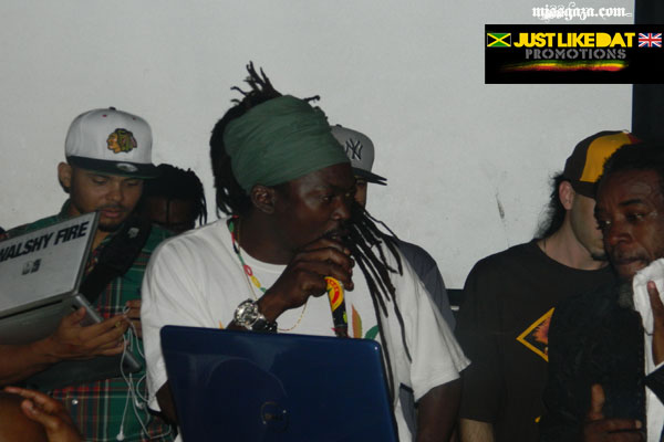 RAS KING HALF PINT LIVE