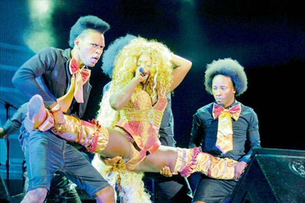 spice performance-reggae sum fest2012