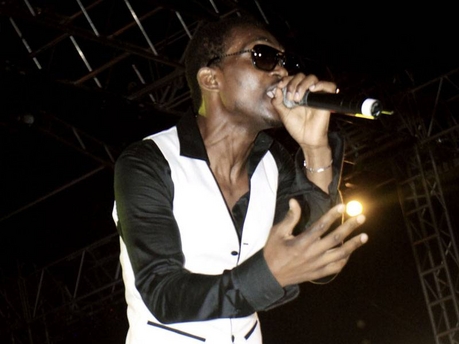 JAMAICAN REGGAE DANCEHALL ARTIST BUSY SIGNAL